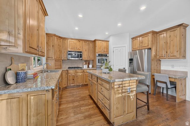 2035 E QUARTZRIDGE DR, Sandy, UT 84092