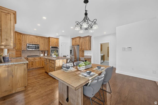 2035 E QUARTZRIDGE DR, Sandy, UT 84092