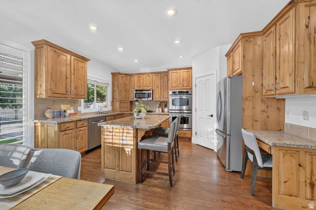 2035 E QUARTZRIDGE DR, Sandy, UT 84092