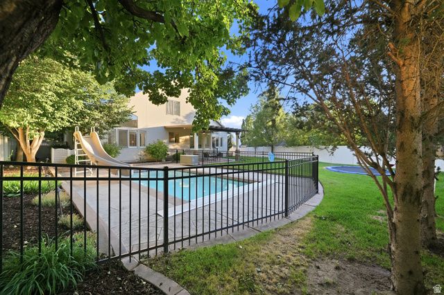 2035 E QUARTZRIDGE DR, Sandy, UT 84092