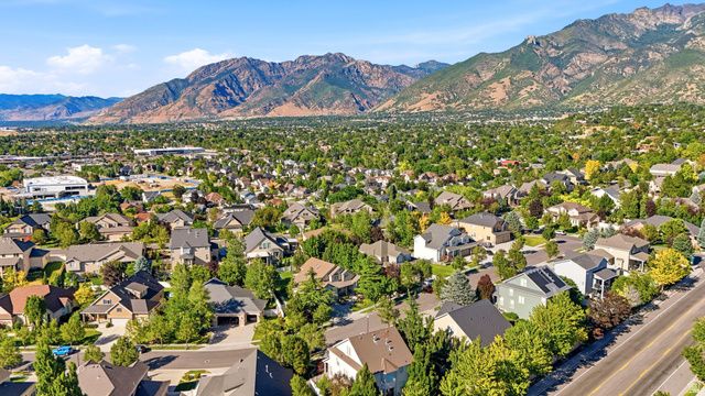 2035 E QUARTZRIDGE DR, Sandy, UT 84092