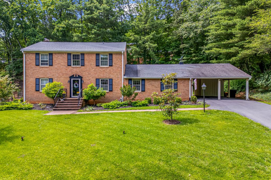 2011 Cantle LN, Roanoke, VA 24018