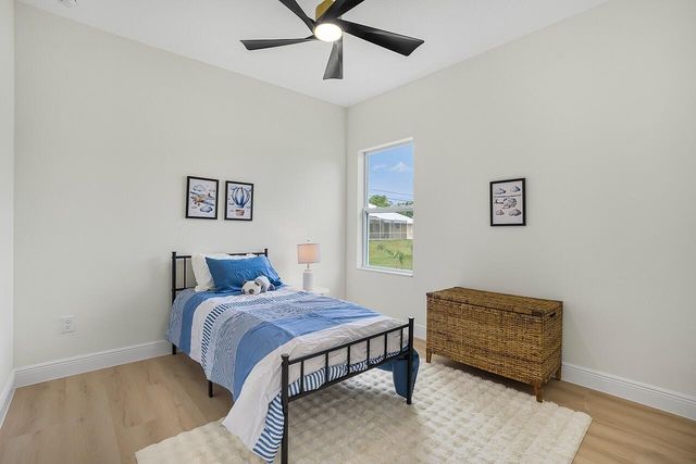 9355 100th Avenue, Vero Beach, FL 32967