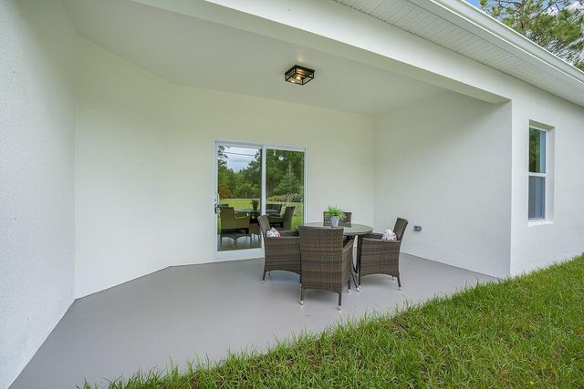 9355 100th Avenue, Vero Beach, FL 32967