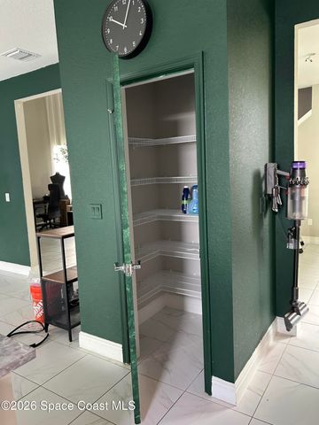 1616 NW Cataluna Circle, Port St. Lucie, FL 34986