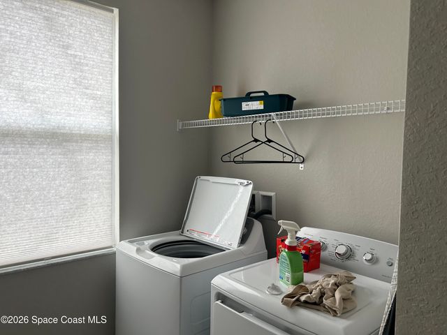 1616 NW Cataluna Circle, Port St. Lucie, FL 34986