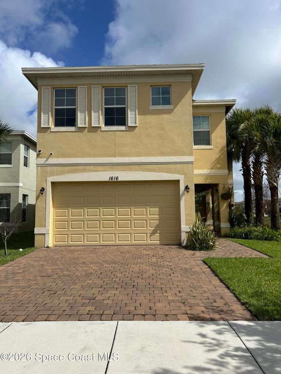 1616 NW Cataluna Circle, Port St. Lucie, FL 34986
