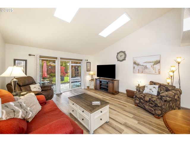 13065 Sw CARMEL St, Portland, OR 97224