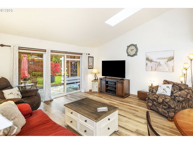 13065 Sw CARMEL St, Portland, OR 97224