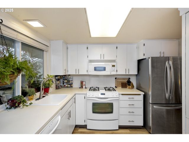 13065 Sw CARMEL St, Portland, OR 97224