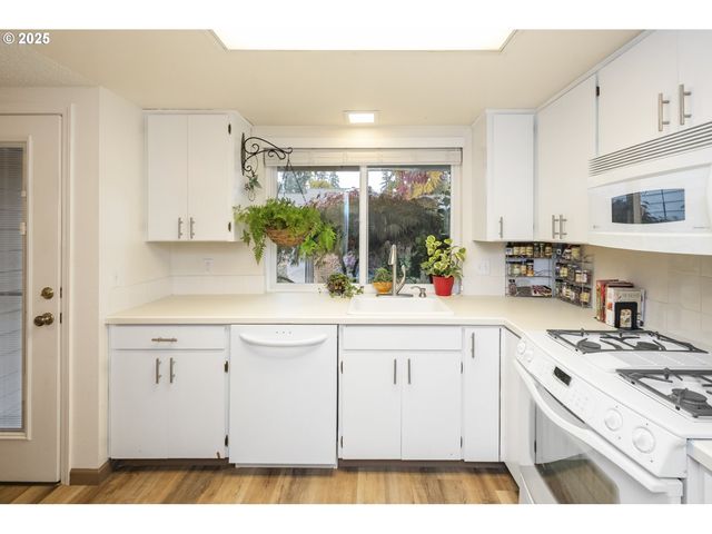 13065 Sw CARMEL St, Portland, OR 97224