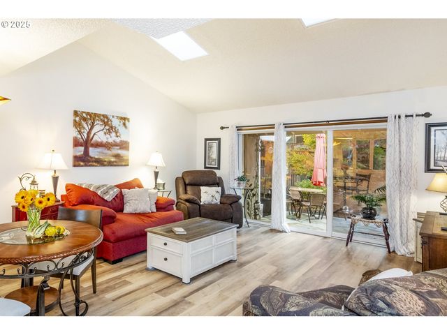 13065 Sw CARMEL St, Portland, OR 97224