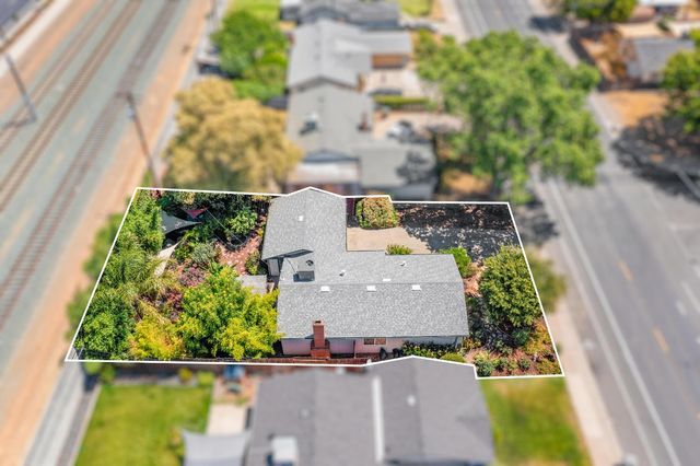 10559 Olson Dr, Rancho Cordova, CA 95670