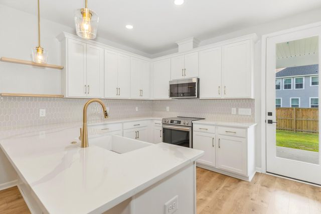 8826 Credence Drive, North Charleston, SC 29420