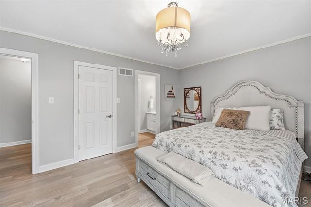 14812 Brook Hill Drive, Chesterfield, MO 63017