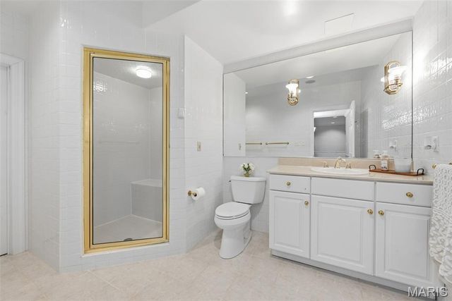 14812 Brook Hill Drive, Chesterfield, MO 63017