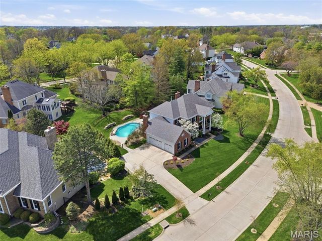 14812 Brook Hill Drive, Chesterfield, MO 63017