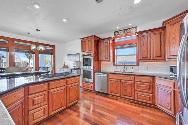 12836 E Madrid Road, Galveston, TX 77554