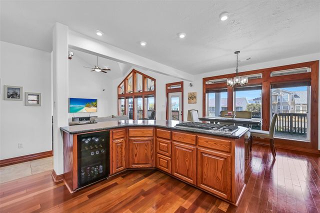 12836 E Madrid Road, Galveston, TX 77554