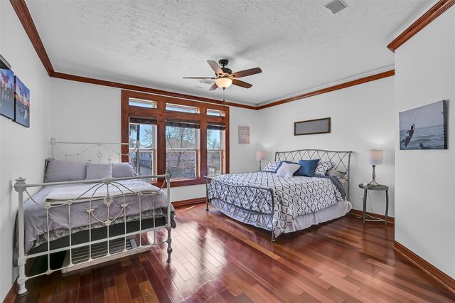 12836 E Madrid Road, Galveston, TX 77554