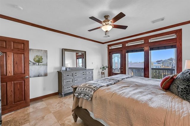 12836 E Madrid Road, Galveston, TX 77554