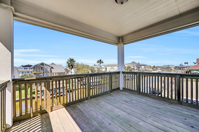 12836 E Madrid Road, Galveston, TX 77554