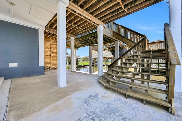 12836 E Madrid Road, Galveston, TX 77554