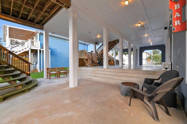 12836 E Madrid Road, Galveston, TX 77554