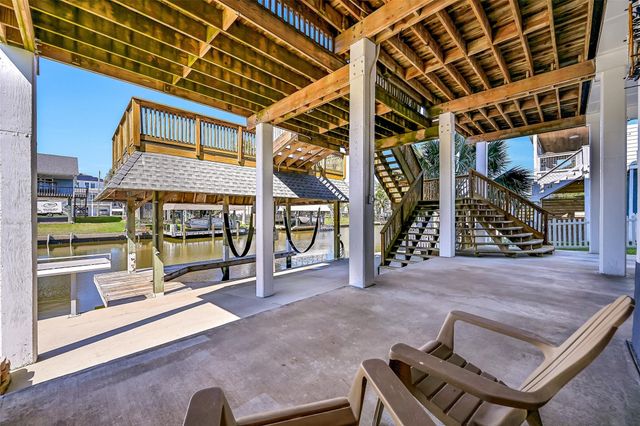 12836 E Madrid Road, Galveston, TX 77554