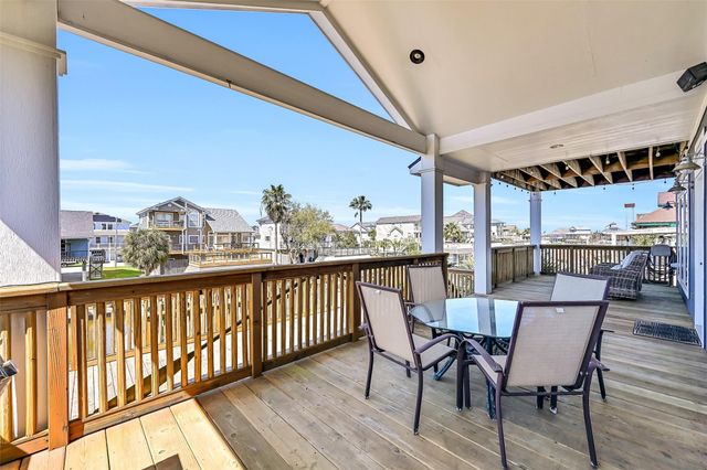 12836 E Madrid Road, Galveston, TX 77554