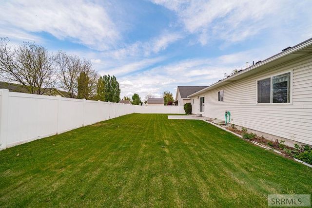 1337 Oma Jeane Drive, Idaho Falls, ID 83402