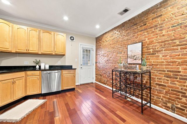 142 N LINWOOD AVE, Baltimore, MD 21224
