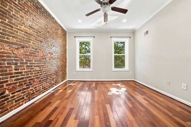 142 N LINWOOD AVE, Baltimore, MD 21224