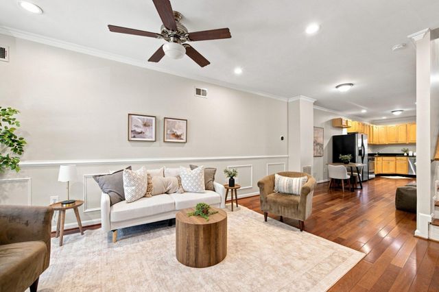 142 N LINWOOD AVE, Baltimore, MD 21224