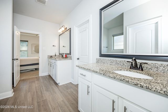 6956 Osprey Drive, Ocean Springs, MS 39564