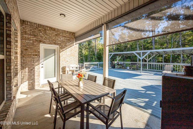 6956 Osprey Drive, Ocean Springs, MS 39564