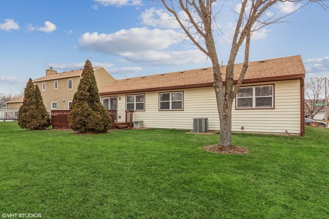 2043 University Drive, Naperville, IL 60565