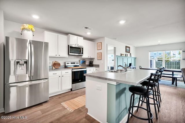 306 Cleat Drive, Surf City, NC 28445