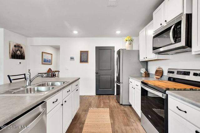 306 Cleat Drive, Surf City, NC 28445
