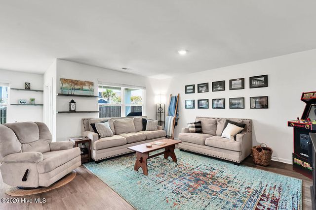 306 Cleat Drive, Surf City, NC 28445