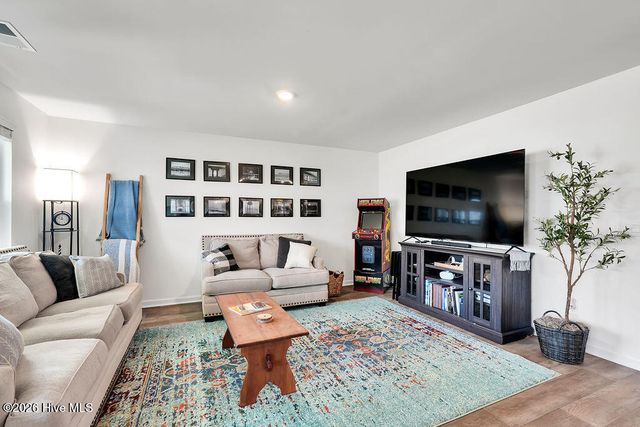 306 Cleat Drive, Surf City, NC 28445