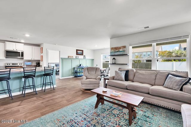 306 Cleat Drive, Surf City, NC 28445