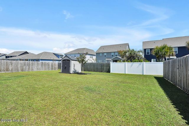 306 Cleat Drive, Surf City, NC 28445