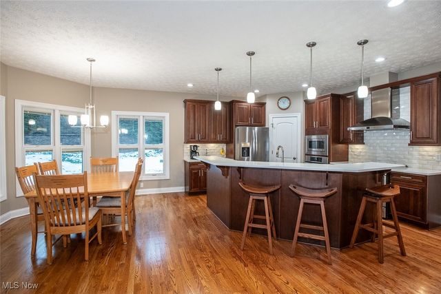 355 Wakefield Run Boulevard, Hinckley, OH 44233