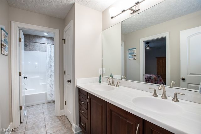 355 Wakefield Run Boulevard, Hinckley, OH 44233