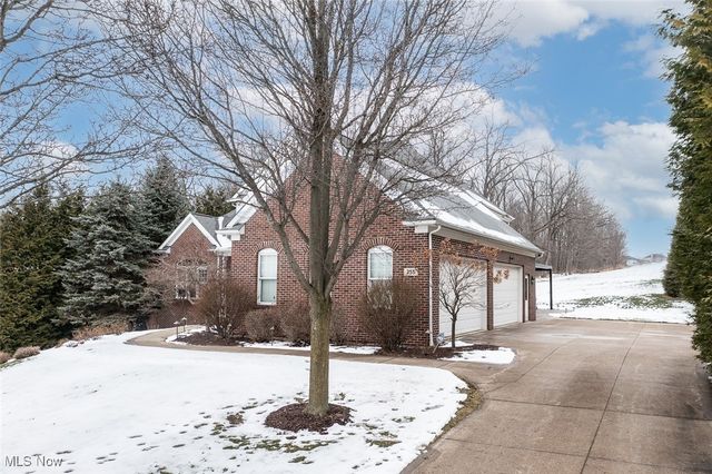 355 Wakefield Run Boulevard, Hinckley, OH 44233