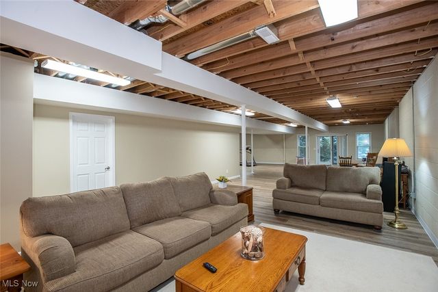 355 Wakefield Run Boulevard, Hinckley, OH 44233