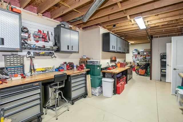 355 Wakefield Run Boulevard, Hinckley, OH 44233