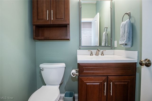 355 Wakefield Run Boulevard, Hinckley, OH 44233