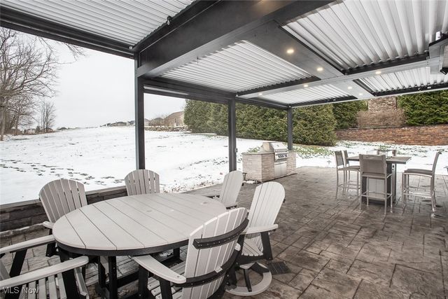 355 Wakefield Run Boulevard, Hinckley, OH 44233